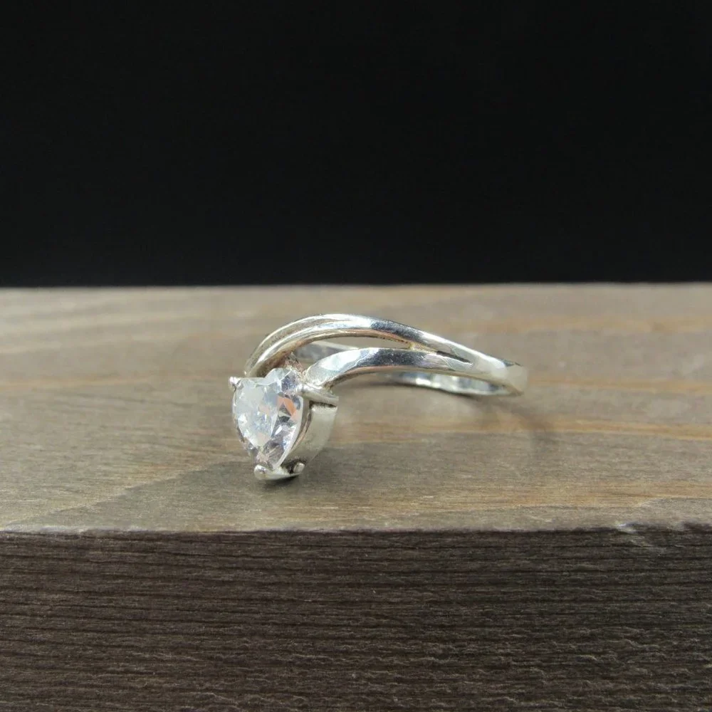 Size 6 Sterling Silver Simple Clear CZ Heart Love Band Ring Vintage - Picture 3 of 8